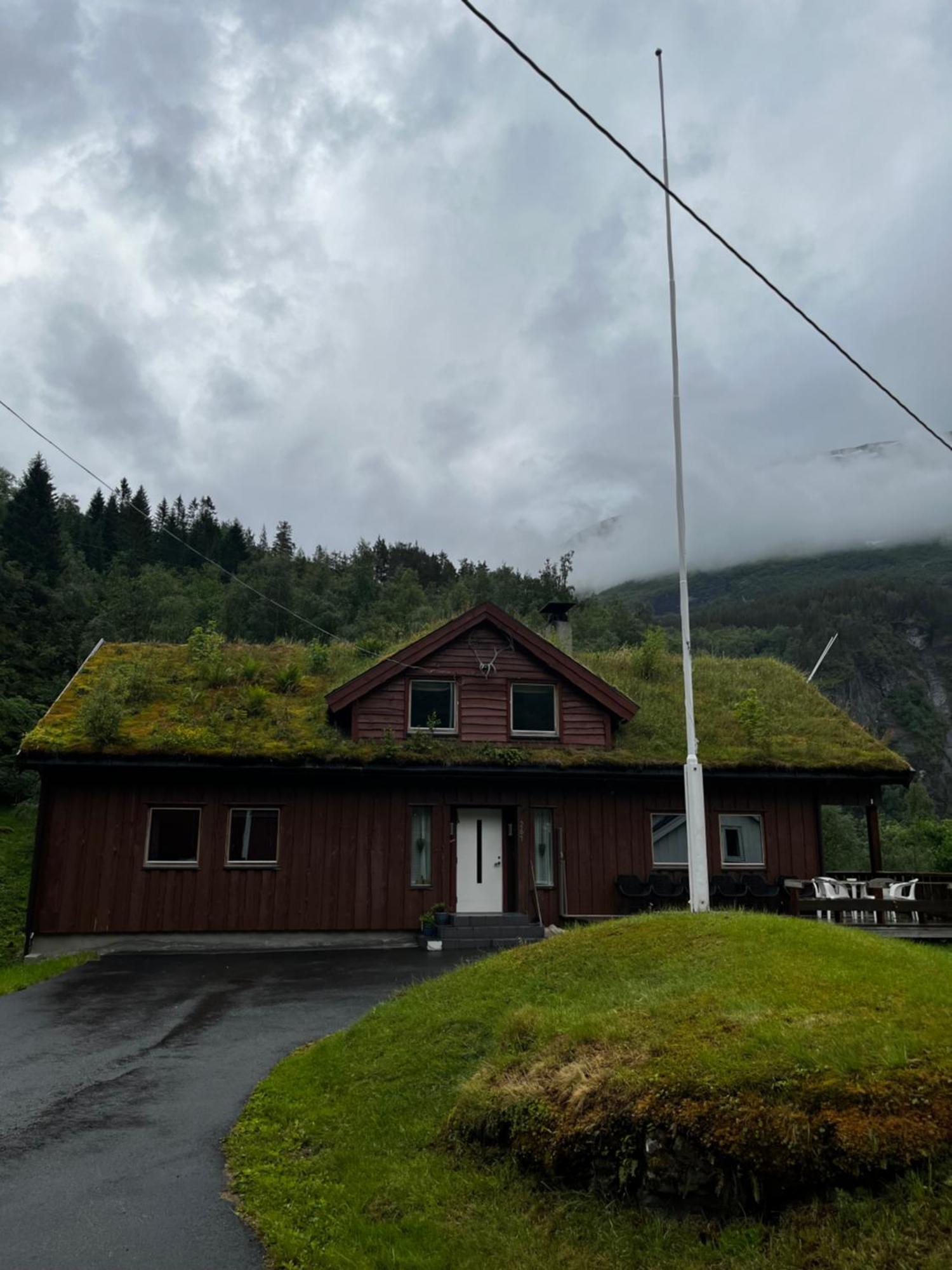 Fossen Accommodation Geiranger Quarto foto